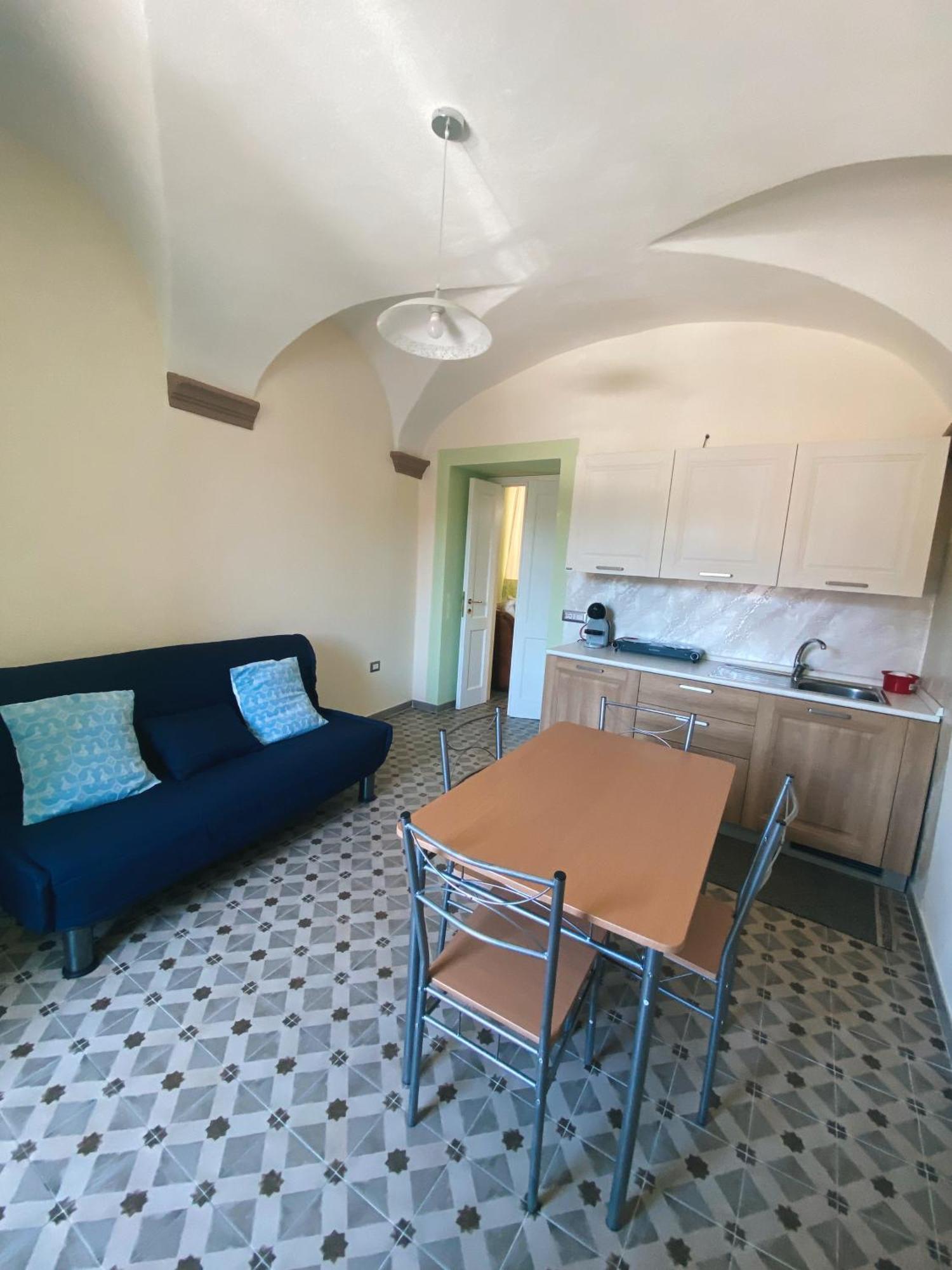 Hotel Tra I Due Ponti Bosa Exteriér fotografie