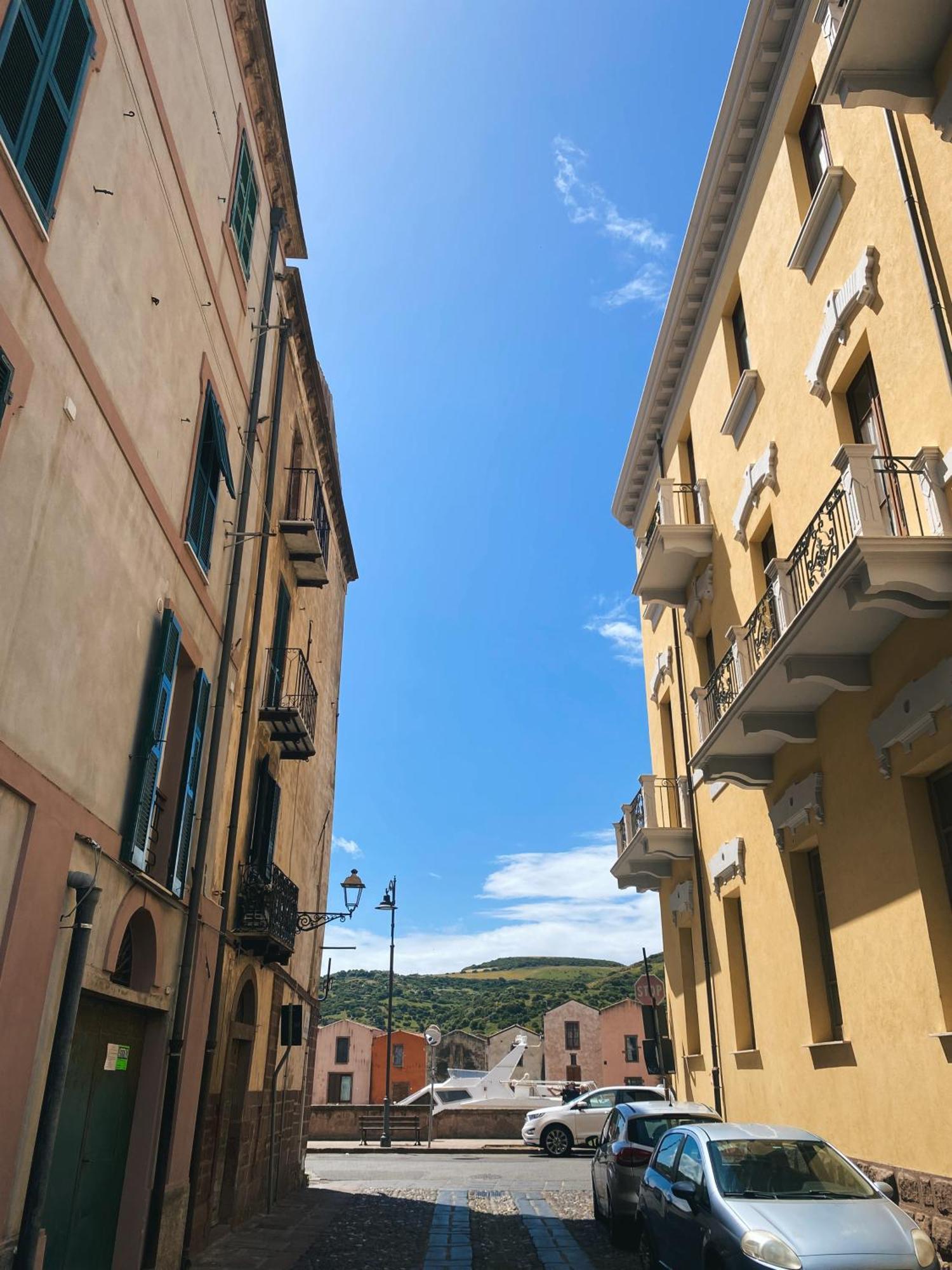 Hotel Tra I Due Ponti Bosa Exteriér fotografie