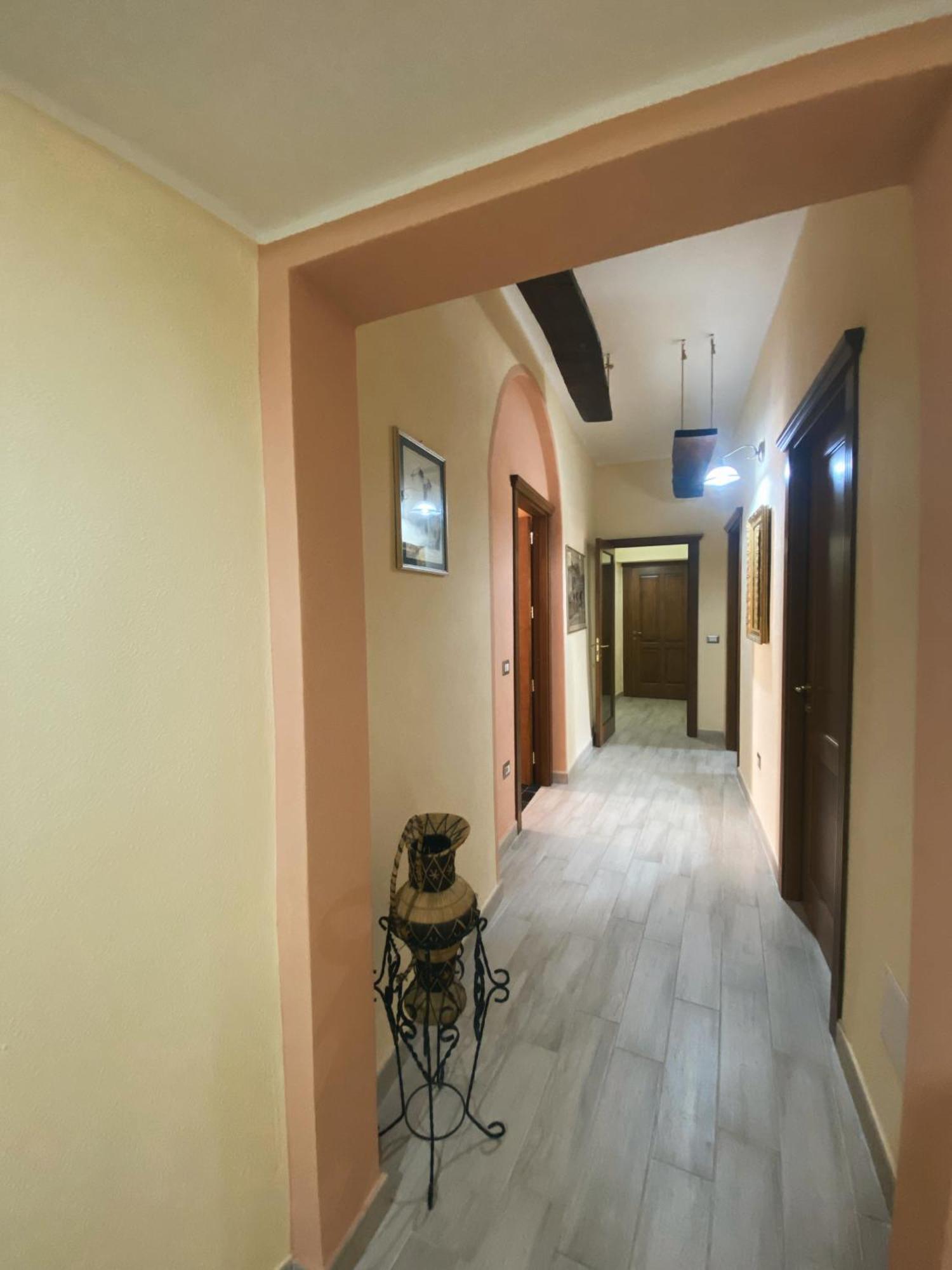 Hotel Tra I Due Ponti Bosa Exteriér fotografie