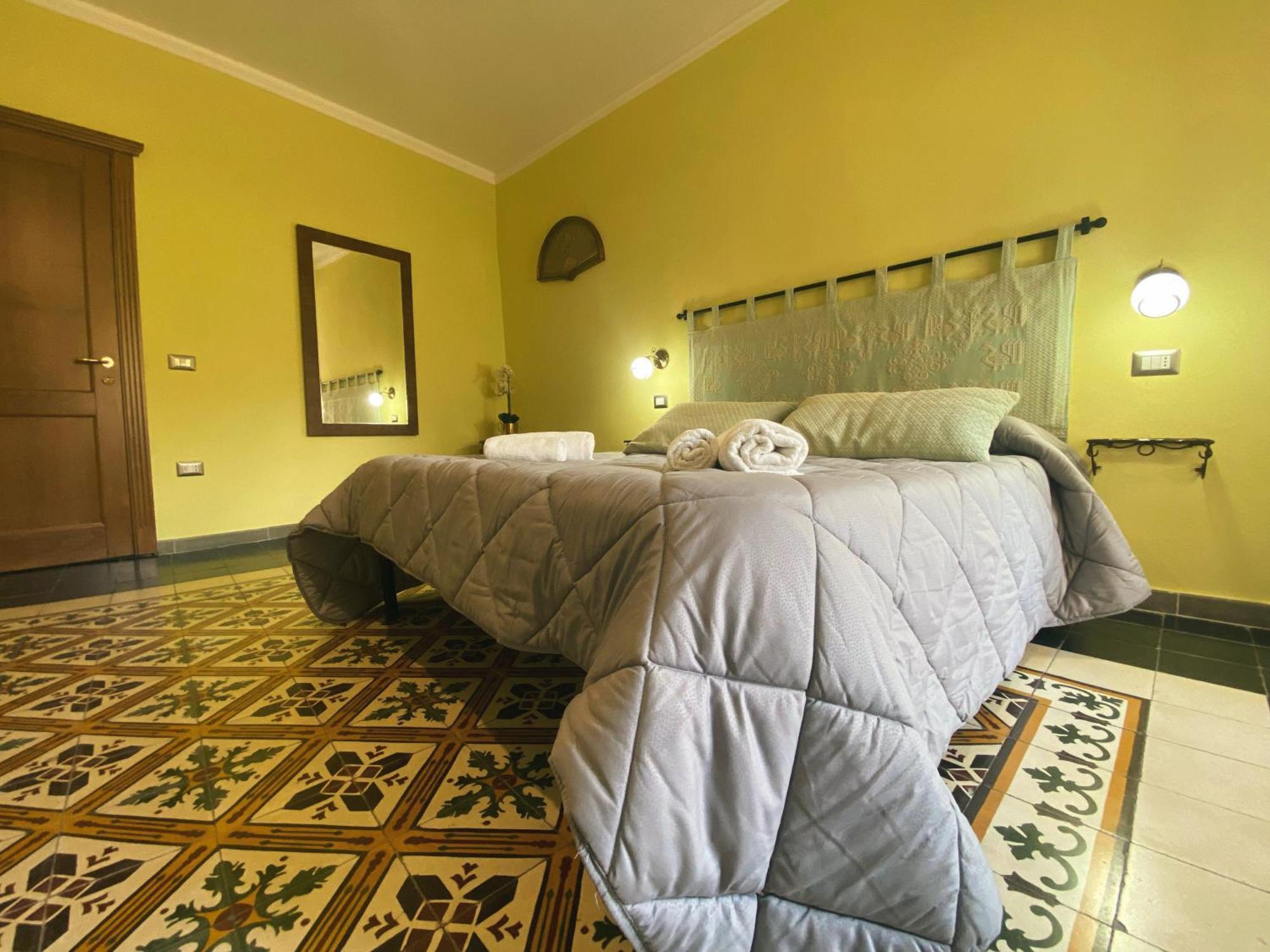 Hotel Tra I Due Ponti Bosa Exteriér fotografie